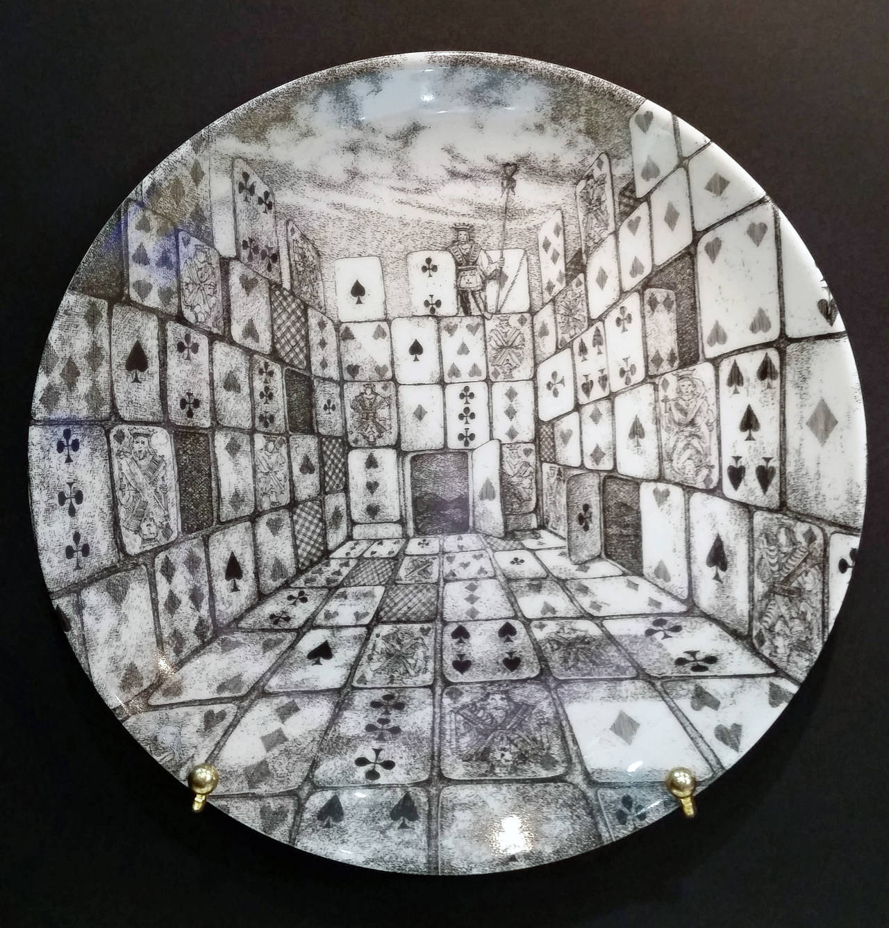 A  Set of Twelve Vintage Piero Fornasetti Plates in Citta di Carde Pattern. 3