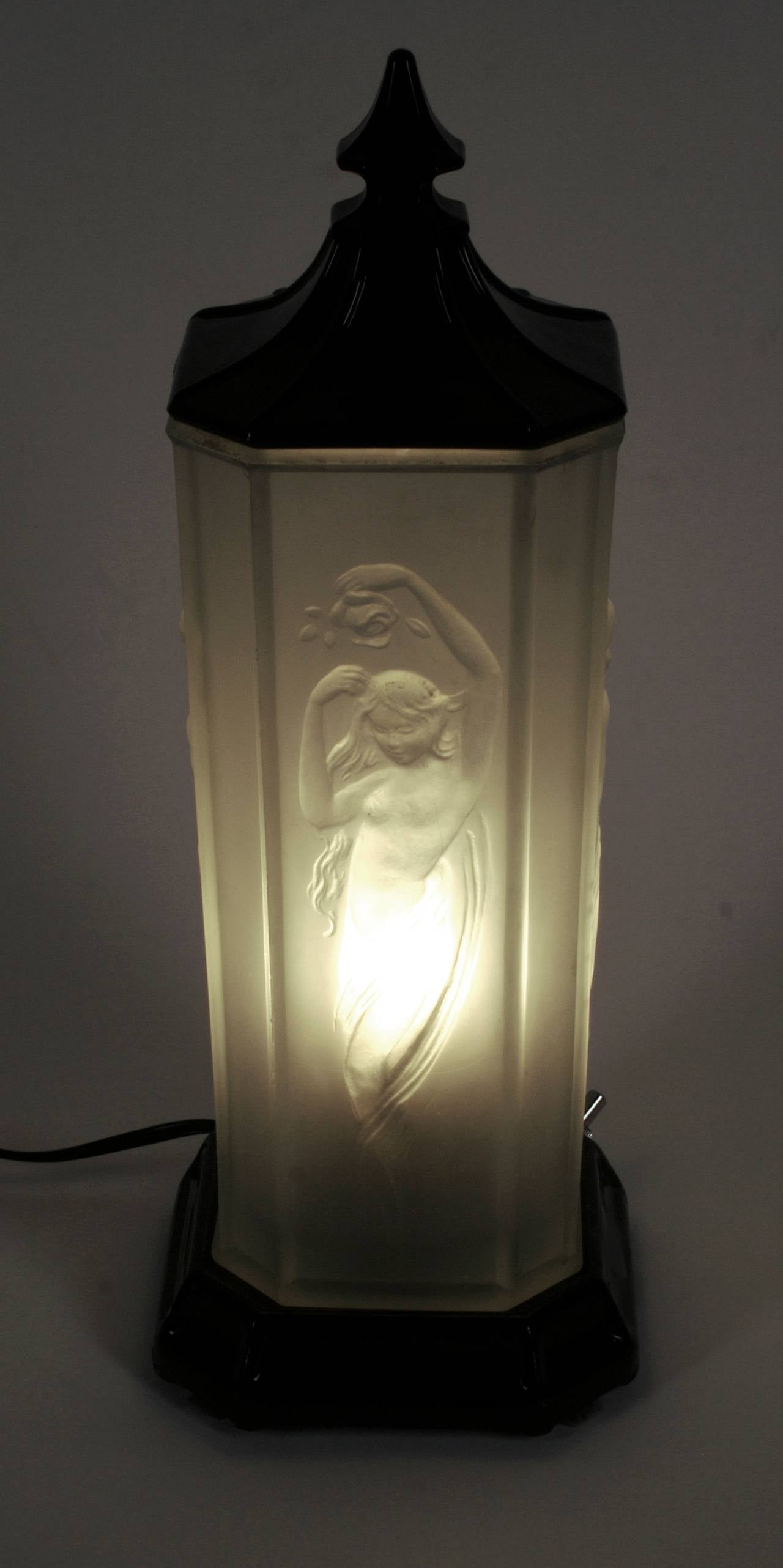 Early 20th Century American Art Deco Period Accent Lamp by Tiffin Glass Company, circa 1920s