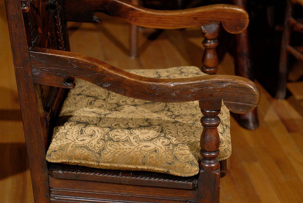 18th Century English Joined Armchair with Wonderful Inlay In Good Condition For Sale In Atlanta, GA