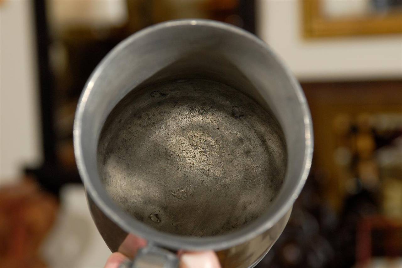 Hammered English Pewter Flagon, circa 1780 For Sale