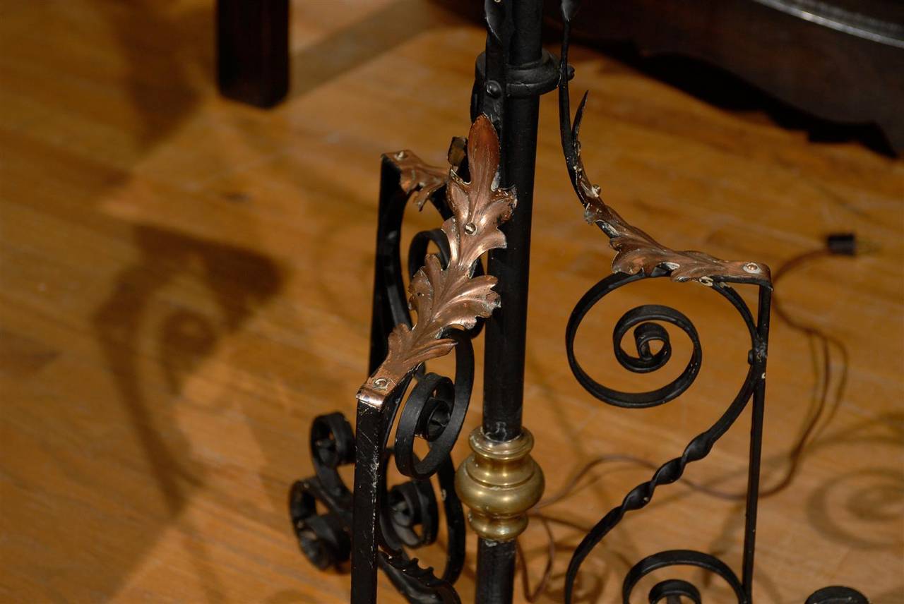 20th Century Floor Lamp with Copper Leaves and Intricate Details on Base For Sale