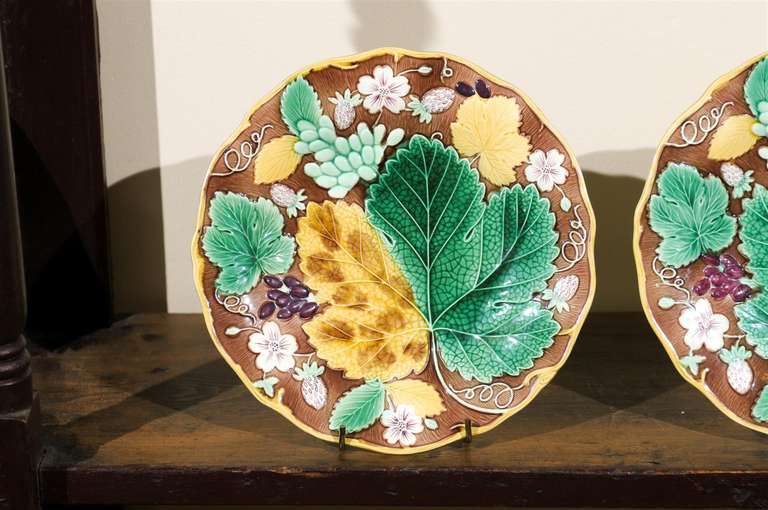 19th Century Set of Six Wedgwood Majolica Strawberry Leaf Pattern Plates