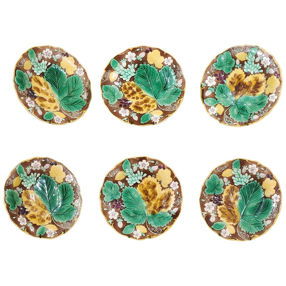 Set of Six Wedgwood Majolica Strawberry Leaf Pattern Plates