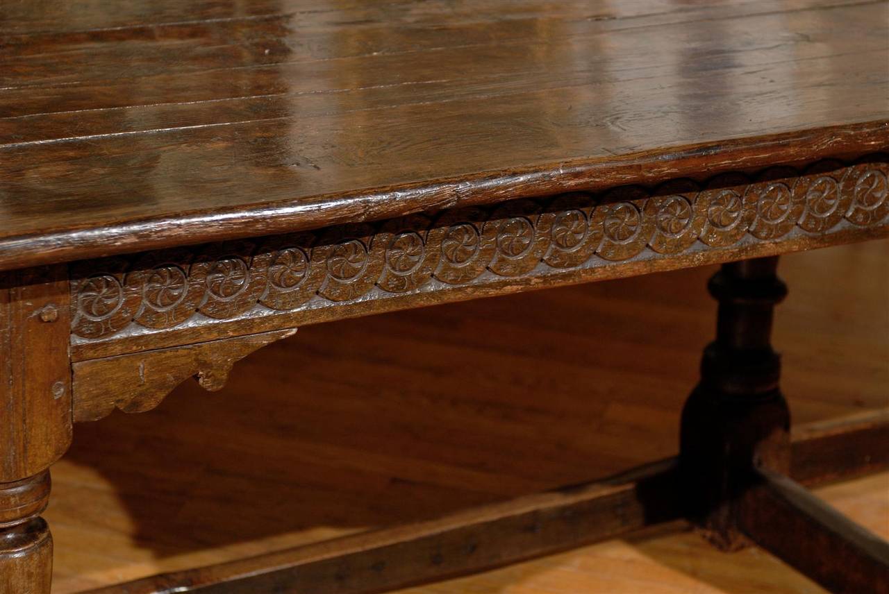 17th Century English Oak Refractory Table In Good Condition For Sale In Atlanta, GA