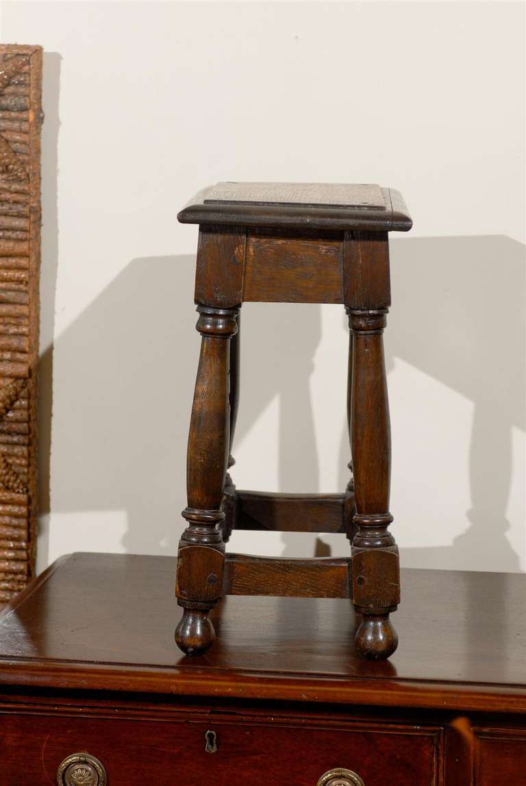 Oak Joint Stool In Excellent Condition In Atlanta, GA