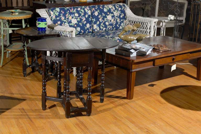 19th Century English Gateleg Table In Good Condition In Atlanta, GA