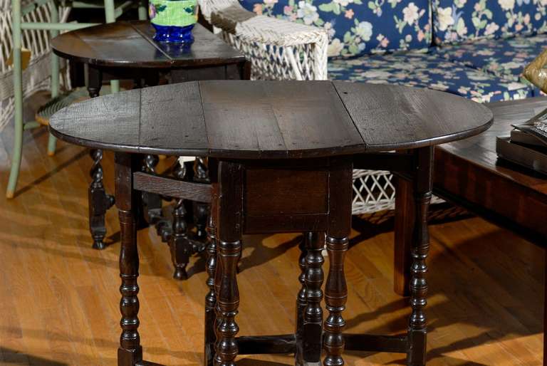 19th Century English Gateleg Table 3