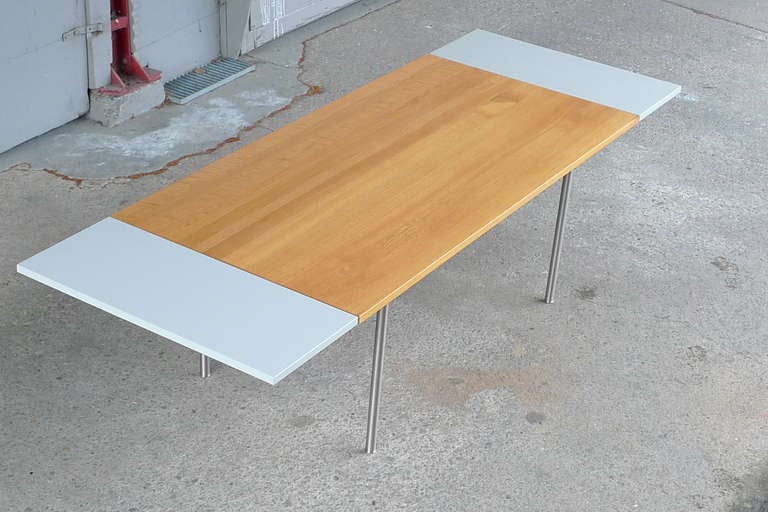 Wegner Danish-Modern CH318 Table for Carl Hansen with 2 Leaf Extensions In Excellent Condition For Sale In San Francisco, CA