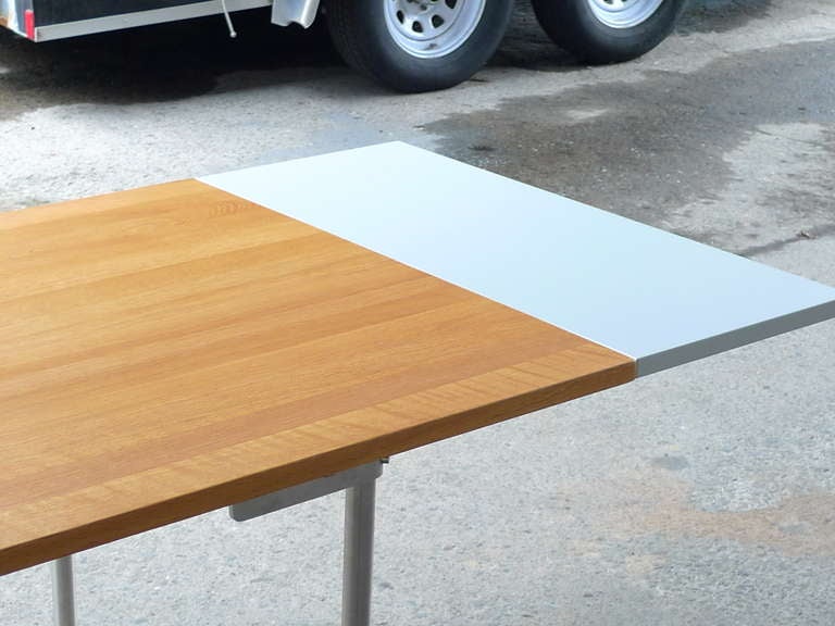 Wegner Danish-Modern CH318 Table for Carl Hansen with 2 Leaf Extensions For Sale 3