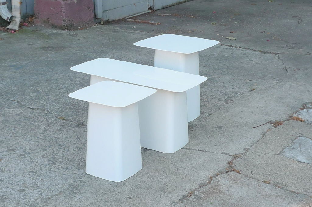 Ronan and Erwan Bouroullec for Vitra Set/3 Nesting Tables 2004