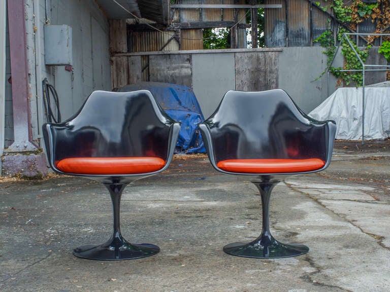 Eero Saarinen Pair of Tulip Swivel Armchairs 2