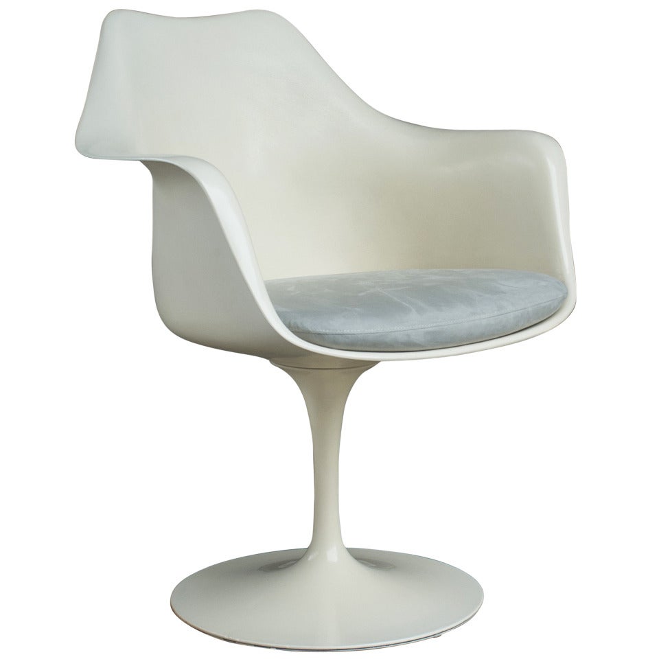 Eero Saarinen Tulip Swivel Armchair