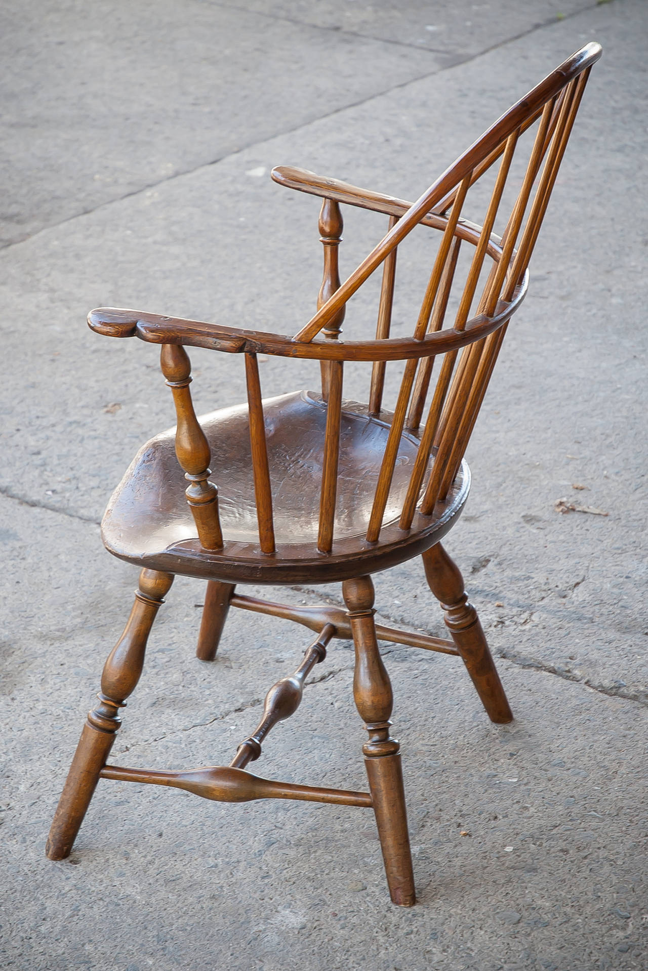 Wood Vintage Early American Sack-Back Windsor Armchair For Sale