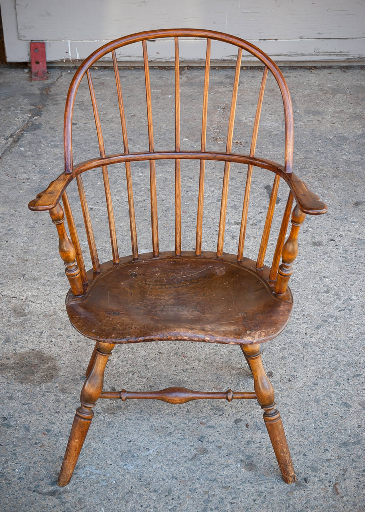 18th Century Vintage Early American Sack-Back Windsor Armchair For Sale