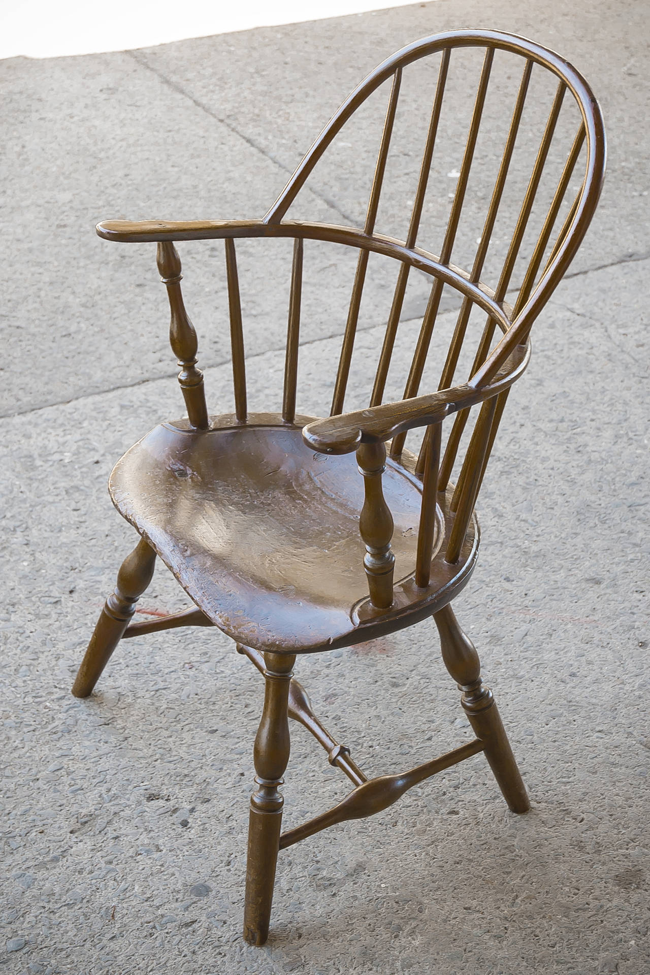 Vintage Early American Sack-Back Windsor Armchair For Sale 3
