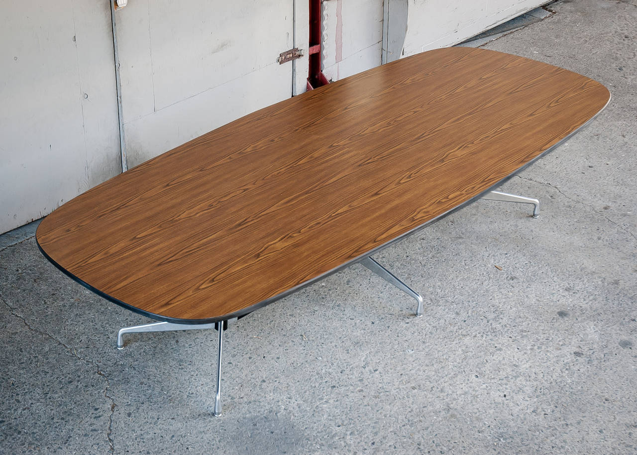 Vintage Eames Conference Table for Herman Miller In Excellent Condition For Sale In San Francisco, CA