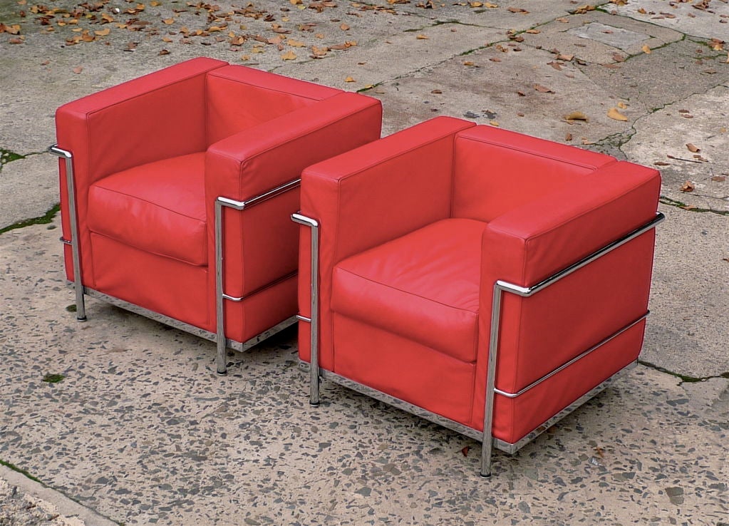 Corbusier Pair of LC2 Petite Grand Confort Chairs 1928 6
