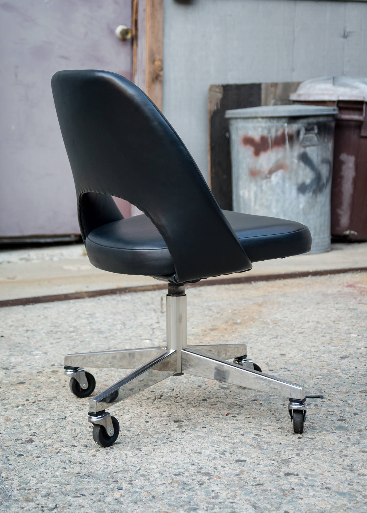 American Vintage Eero Saarinen Leather Desk Chair for Knoll