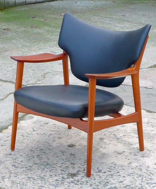 Rare Vintage Scandinavian Lounge Chair from Norway

Sculptural lounge chair offers extreme comfort, hailing from the less promoted region of Norway.

Rare opportunity to own an example of the best of Scandinavian design without the iconic