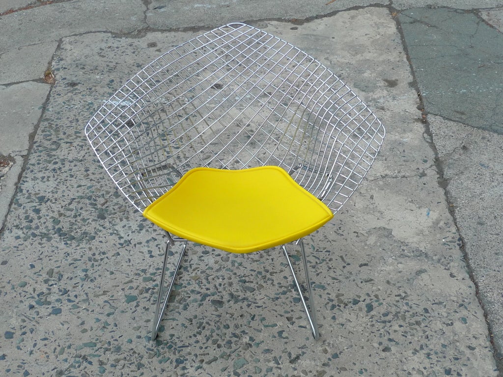 Harry Bertoia for Knoll Diamond Chair. In Excellent Condition In San Francisco, CA