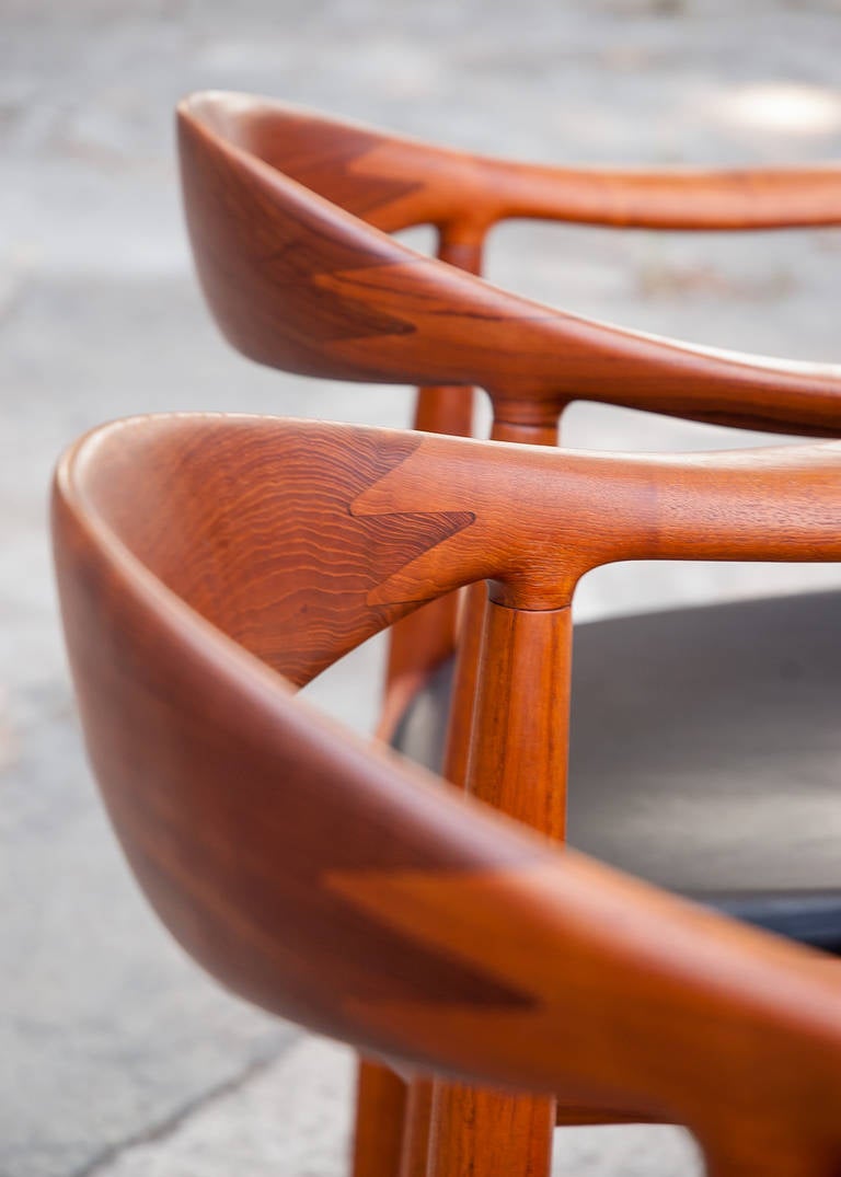 Hans Wegner Vintage Pair of Teak Round Chairs 3