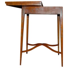 Ancienne table de jeu anglaise en bois de satin