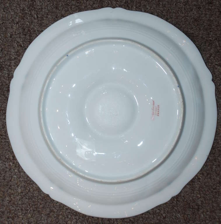Antique French Limoges Oyster Plate In Excellent Condition In New Orleans, LA