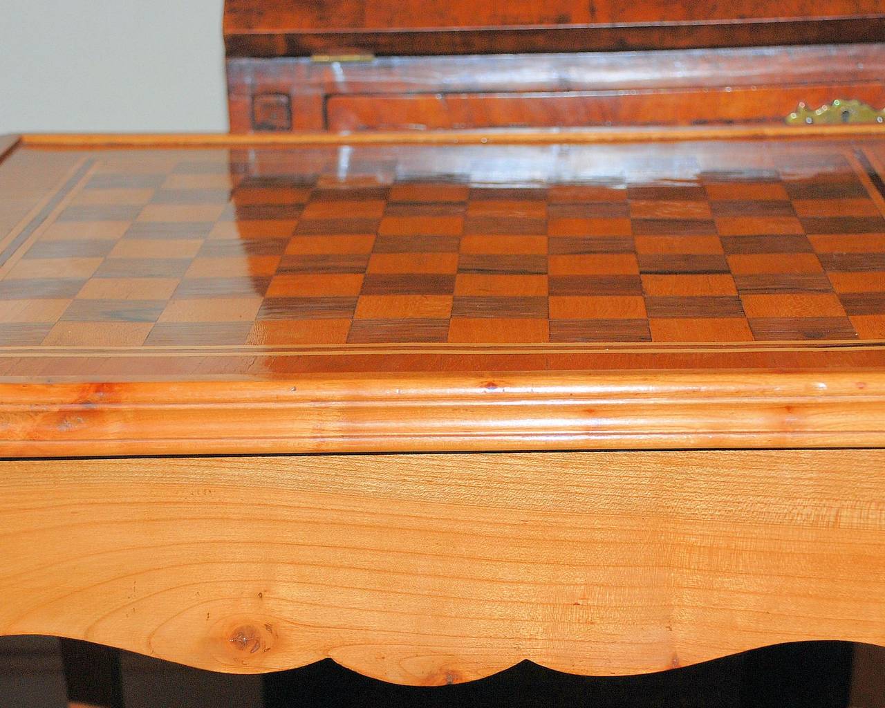 Antique French reversible game table (Backgammon, chess).