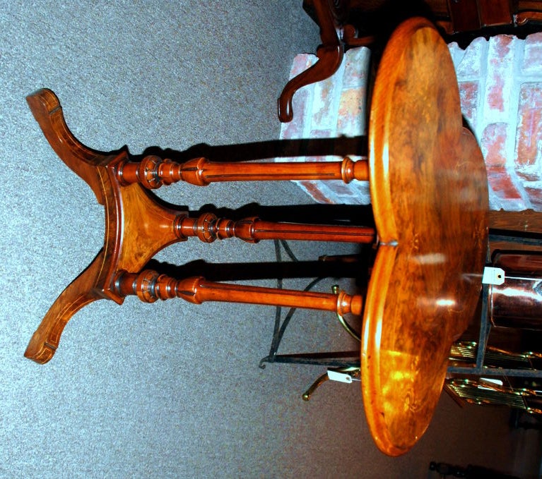 Antique English Burled Black Walnut Clover Shaped Side Table with Satinwood inlay