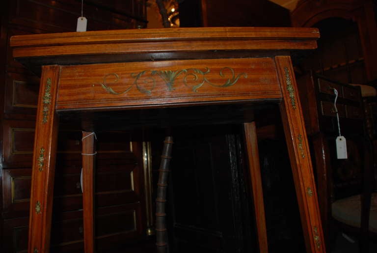 XIXe siècle Ancienne table de jeu anglaise en bois de satin