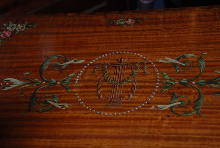 Ancienne table de jeu anglaise en bois de satin 2