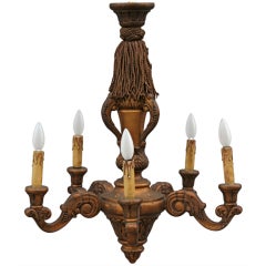 Elegant Hand-carved and Gilded Italian Chandelier