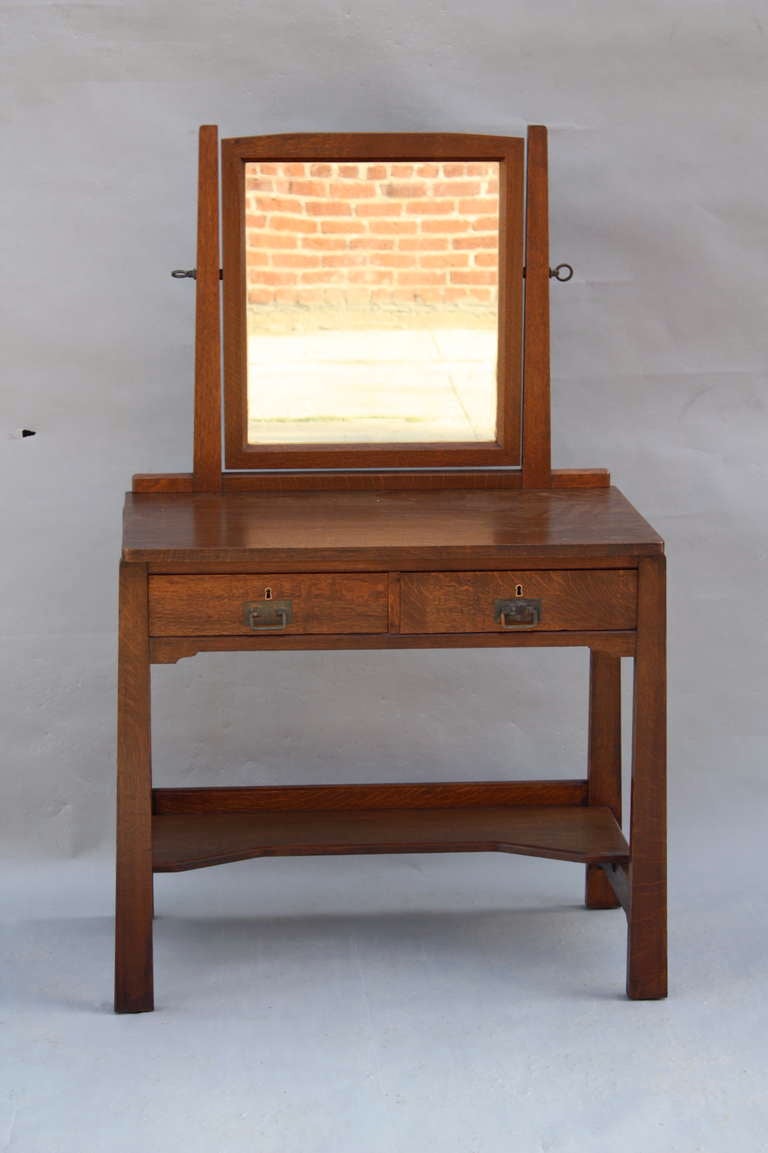 arts and crafts dressing table