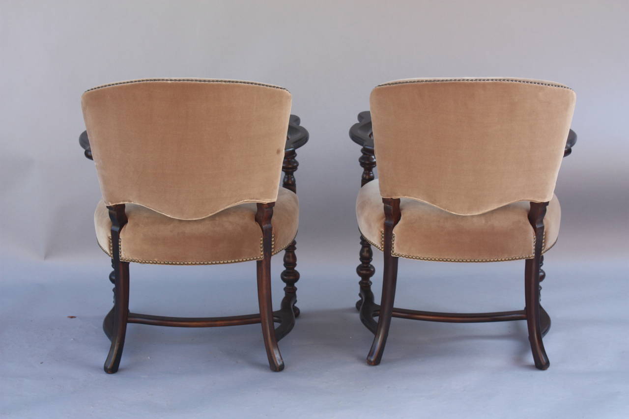 Early 20th Century Pair of Beautiful 1920s Walnut Wood Armchairs