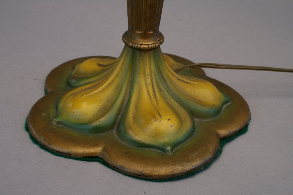 American Tulip Motif Slag Glass Lamp