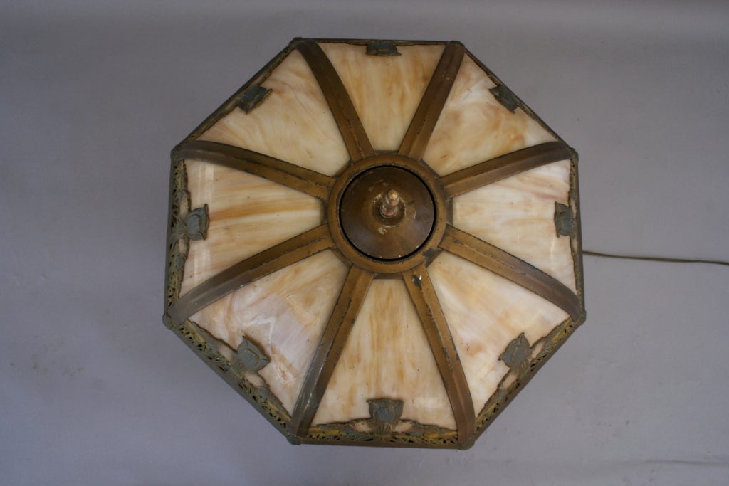 Tulip Motif Slag Glass Lamp 3