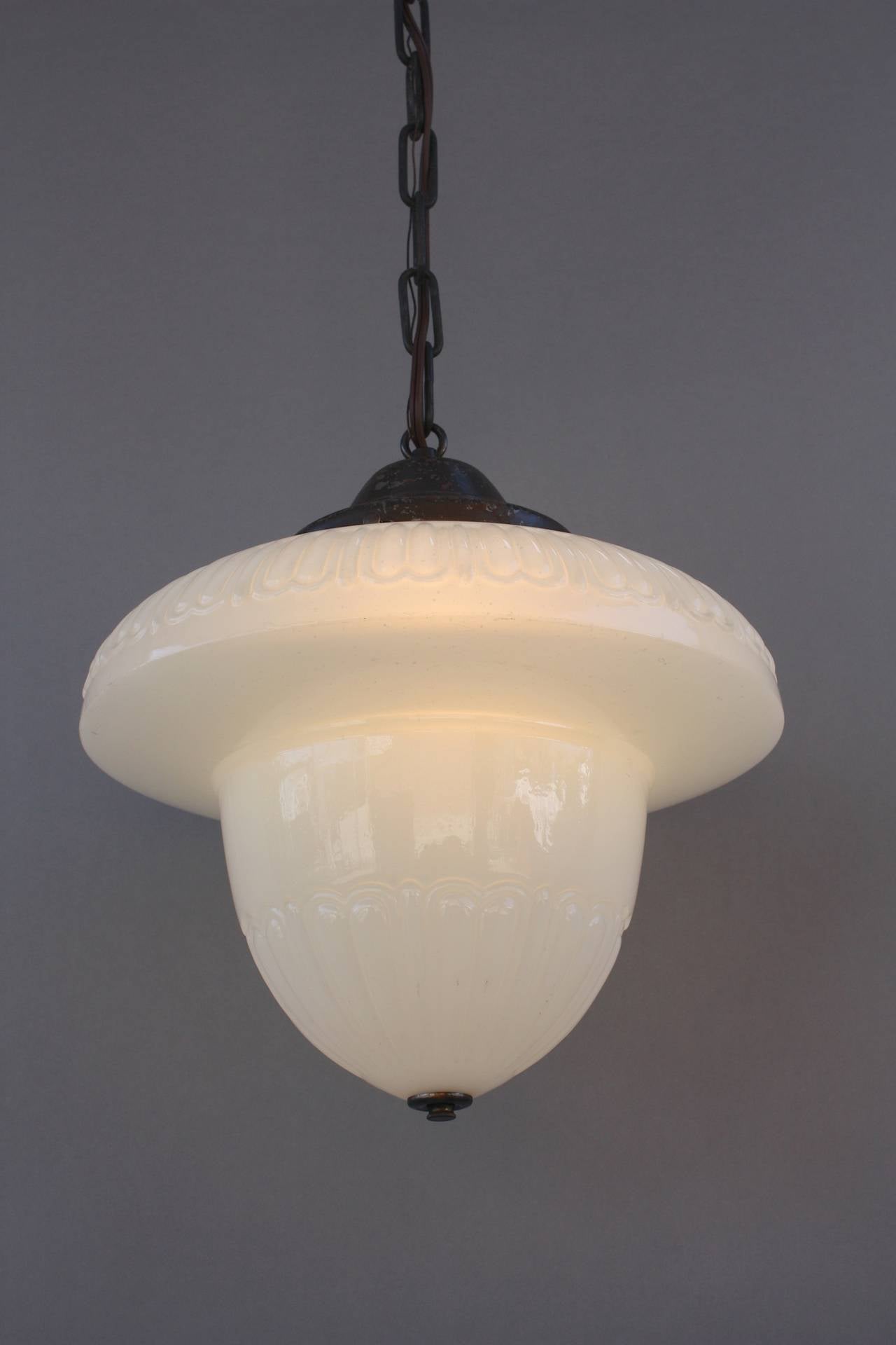 Simple 1920s Period Pendant