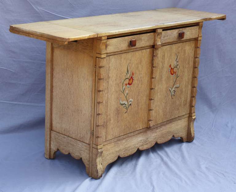 1930s Monterey Period Sideboard with Retractable Leaves In Excellent Condition In Pasadena, CA