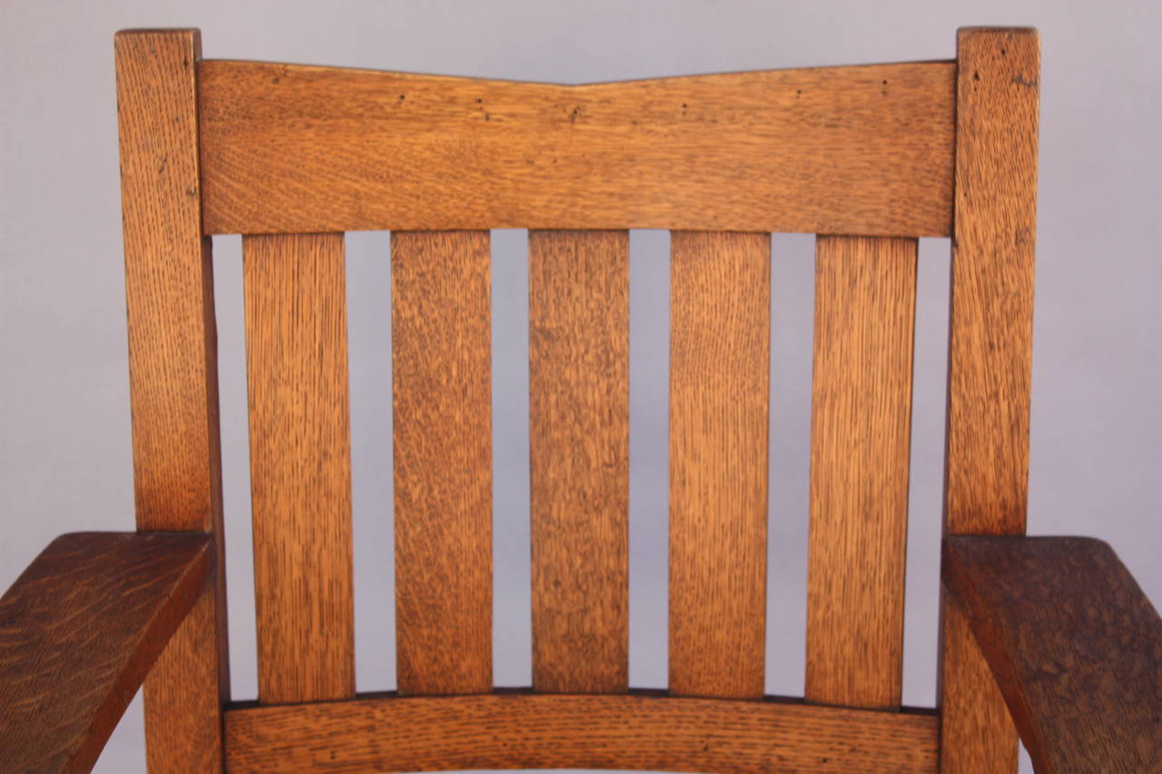 Pair Of V Back Gustav Stickley Chairs. In Good Condition In Pasadena, CA