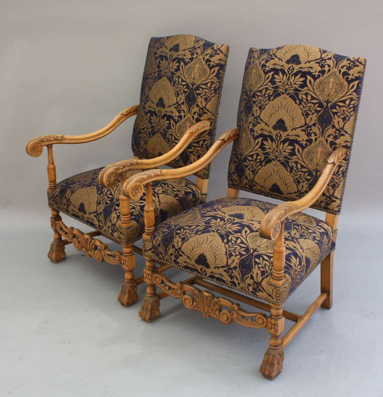 1920's Classic Pair of Spanish Revival Armchairs In Excellent Condition In Pasadena, CA