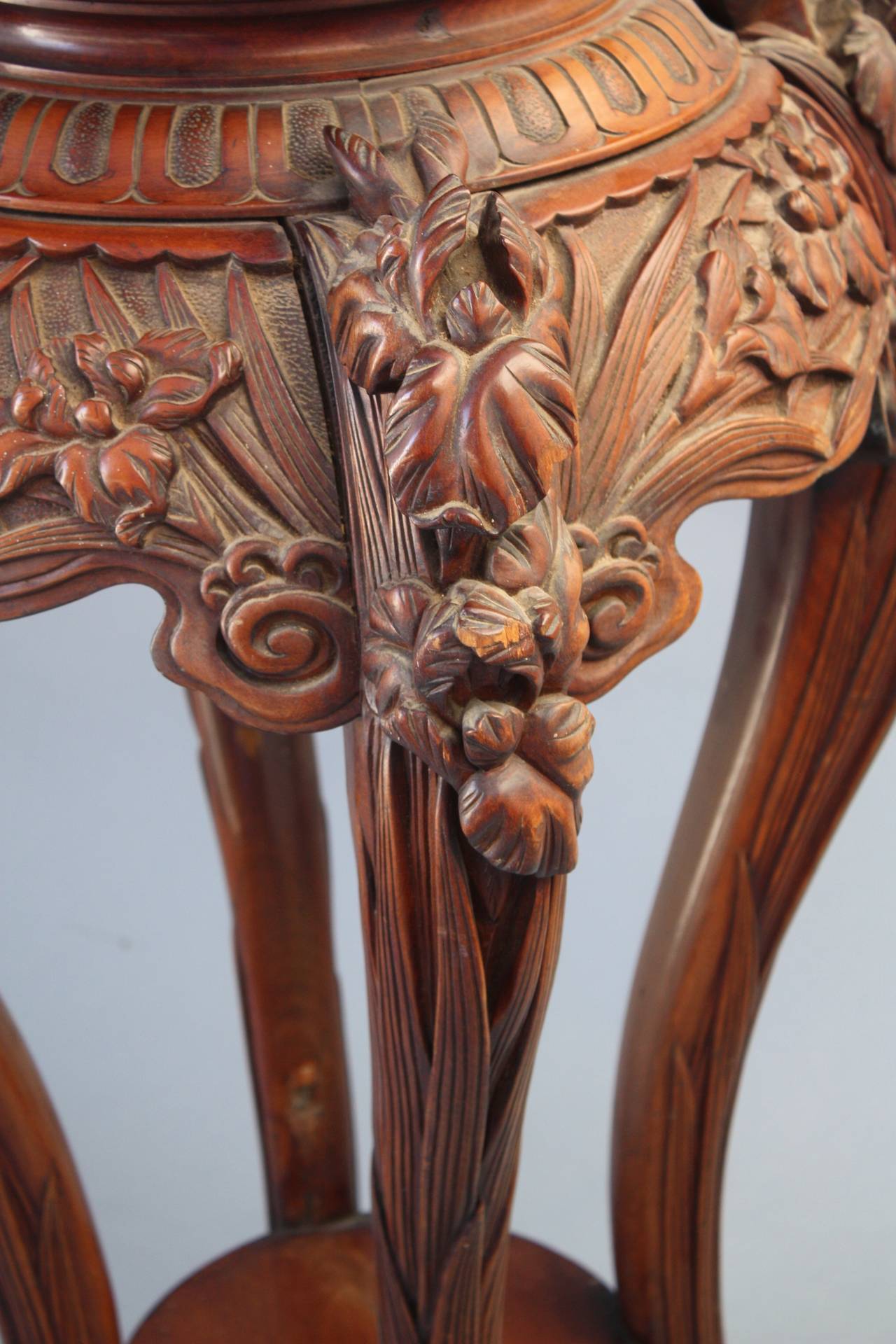 Beautifully Carved Chinese Fern Stand In Good Condition In Pasadena, CA