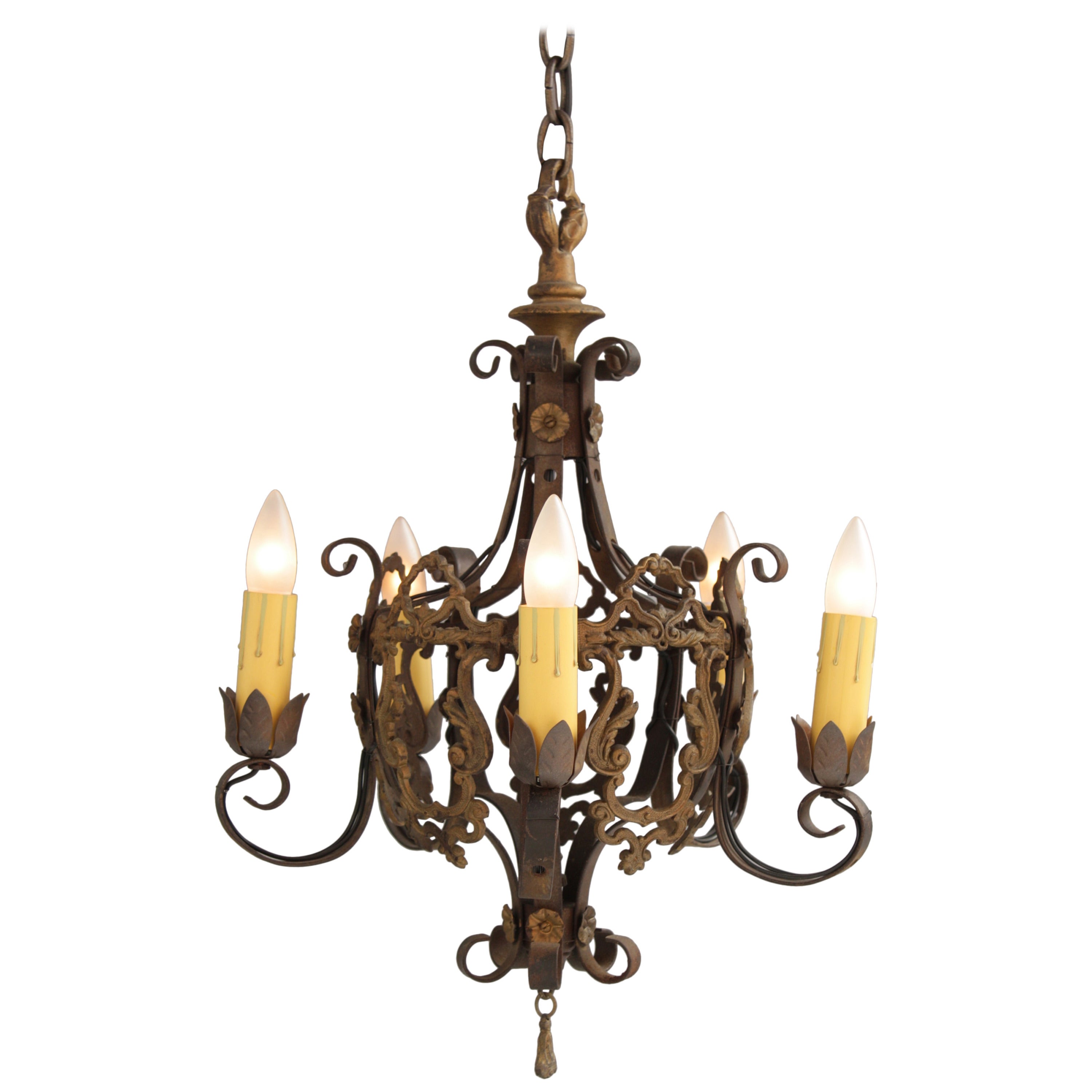 Vintage 1920s Chandelier with Acanthus Details For Sale