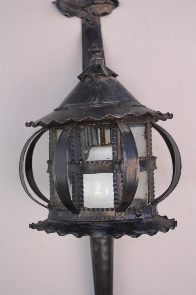 Exceptional 1920s Pair of Porch Lights In Good Condition In Pasadena, CA