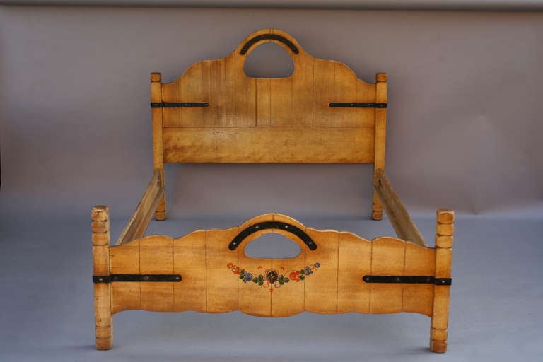 All Original Double/Full Keyhole Monterey Bed