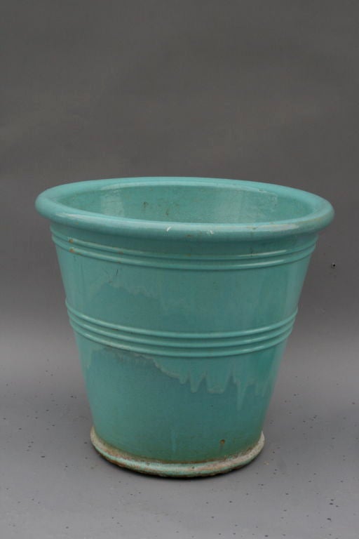 Hard to find Gladding McBean planter with saucer.  Classic simple ribbed design prominently featured in historical photos of many Spanish Revival homes.