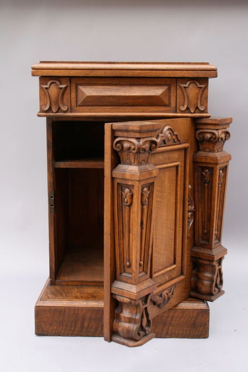 American Pair of Cabinets / Night Stands