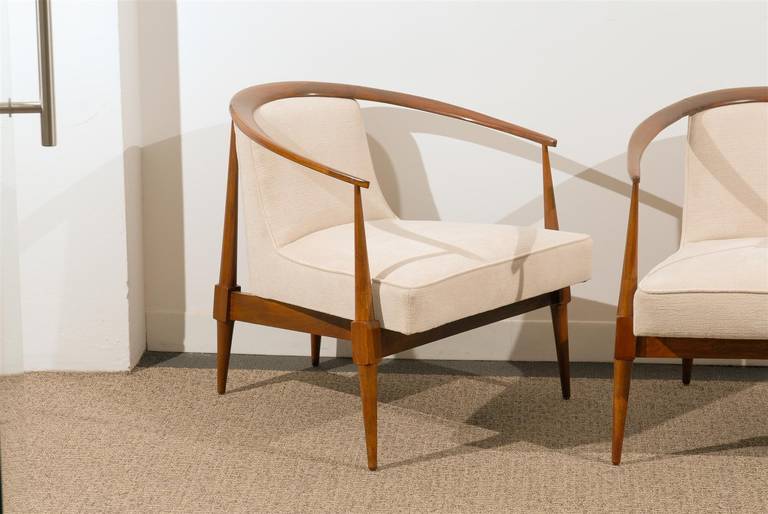 Unknown Fabulous Pair of Modern Walnut Lounge Chairs in the Style of Kipp Stewart