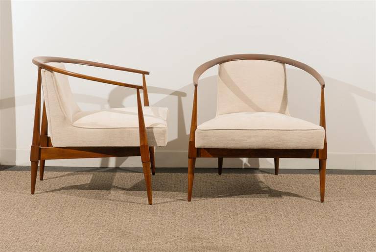 Mid-20th Century Fabulous Pair of Modern Walnut Lounge Chairs in the Style of Kipp Stewart