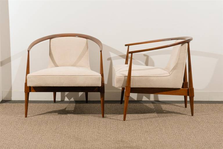 Fabulous Pair of Modern Walnut Lounge Chairs in the Style of Kipp Stewart 1