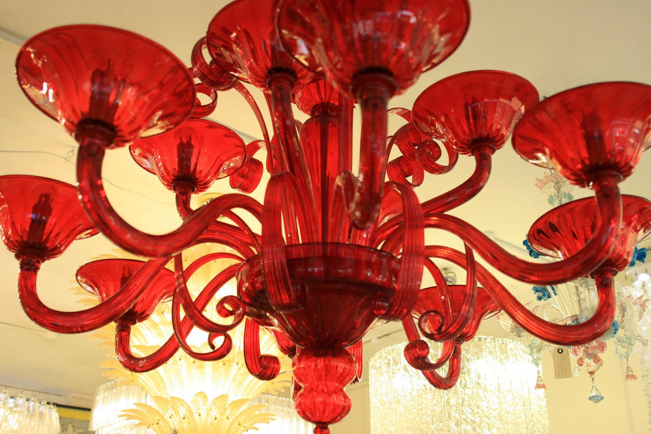 Campari Red Venetian Chandelier In Excellent Condition For Sale In London, GB